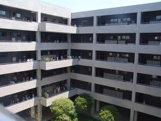 800272