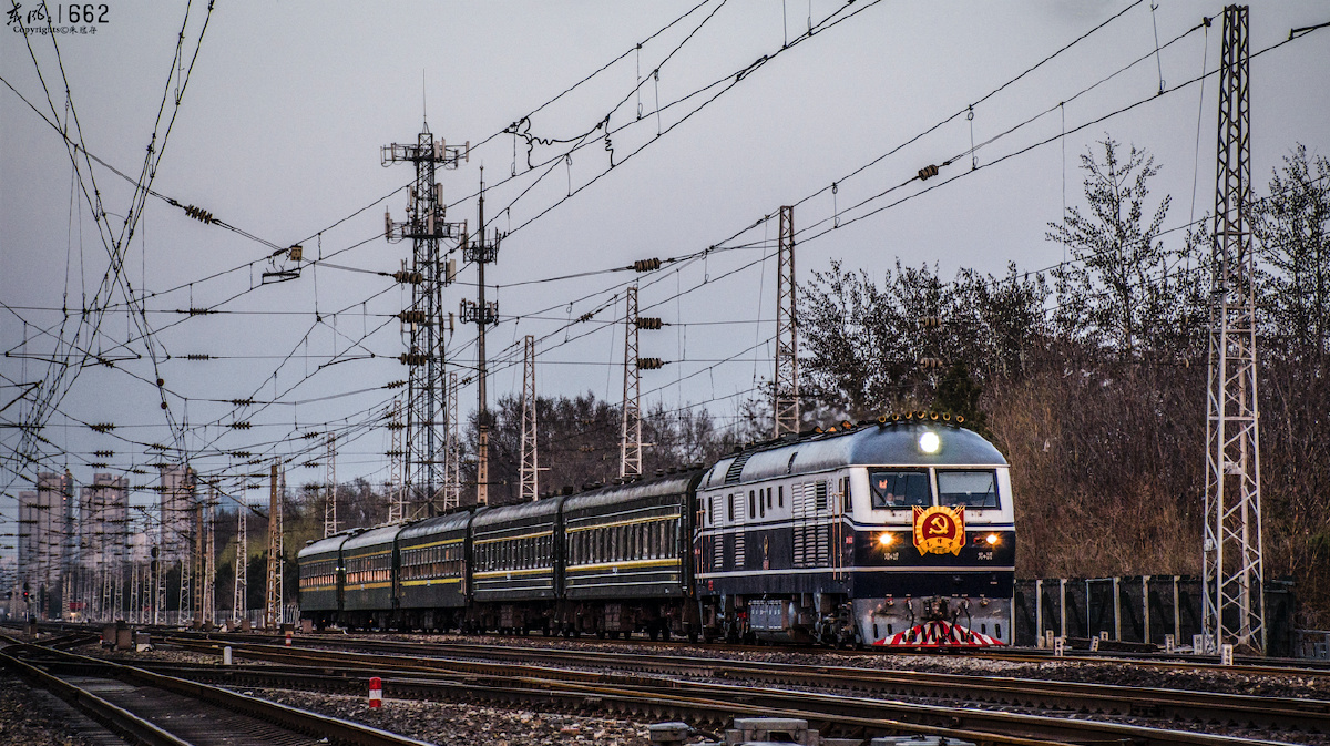 小客车6451次通过柳村线路所