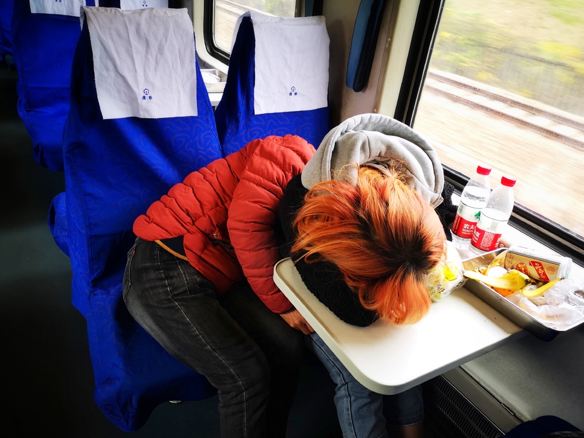 绿皮火车人在旅途