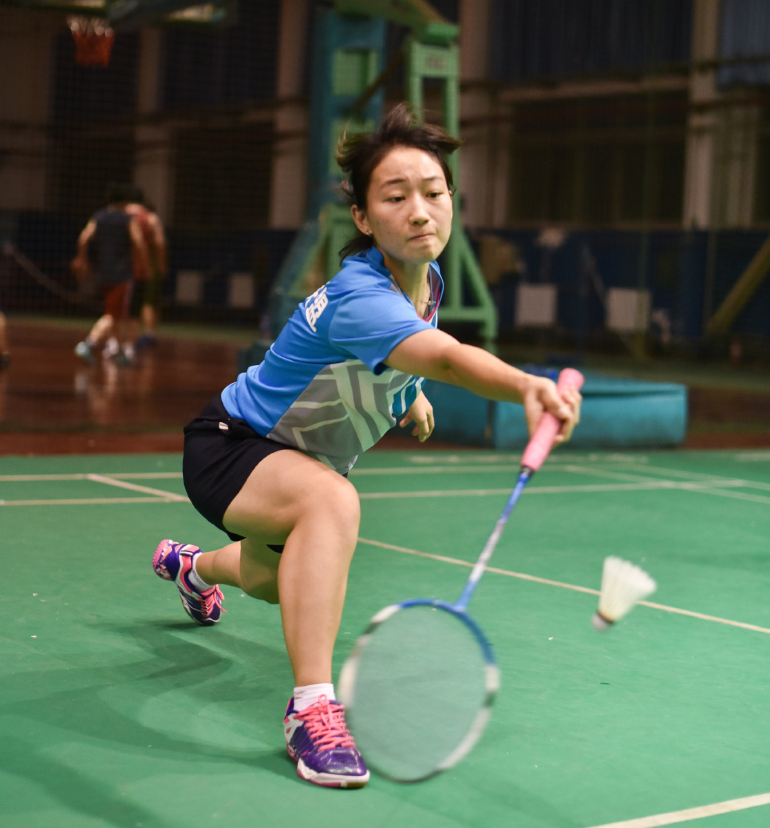 那些年羽毛球场上抓拍的美女们