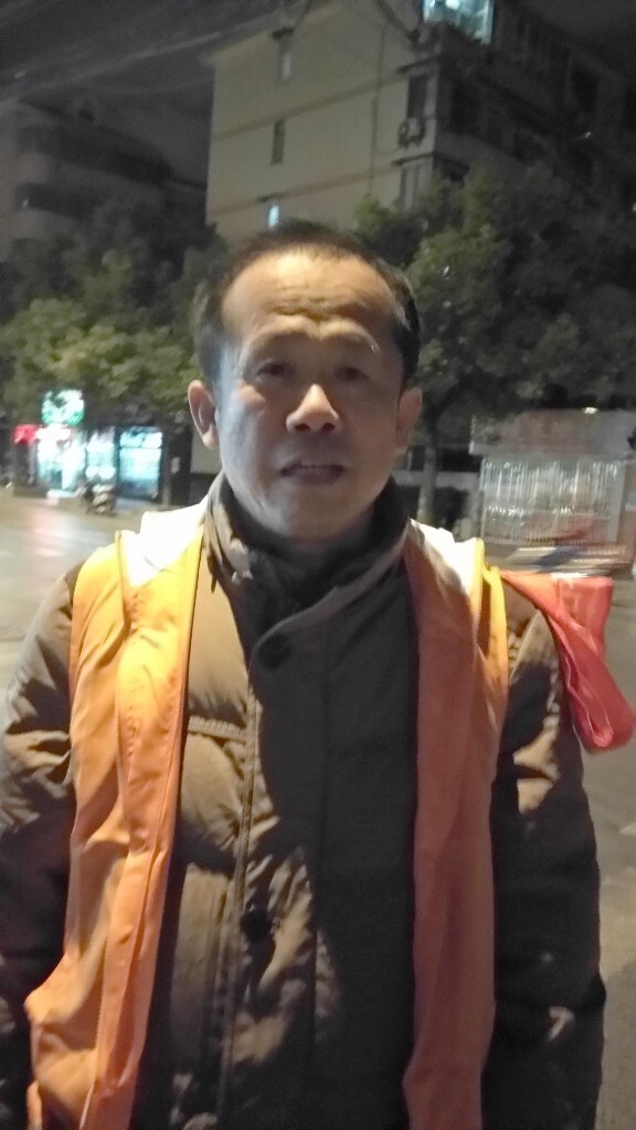 志愿者在执勤