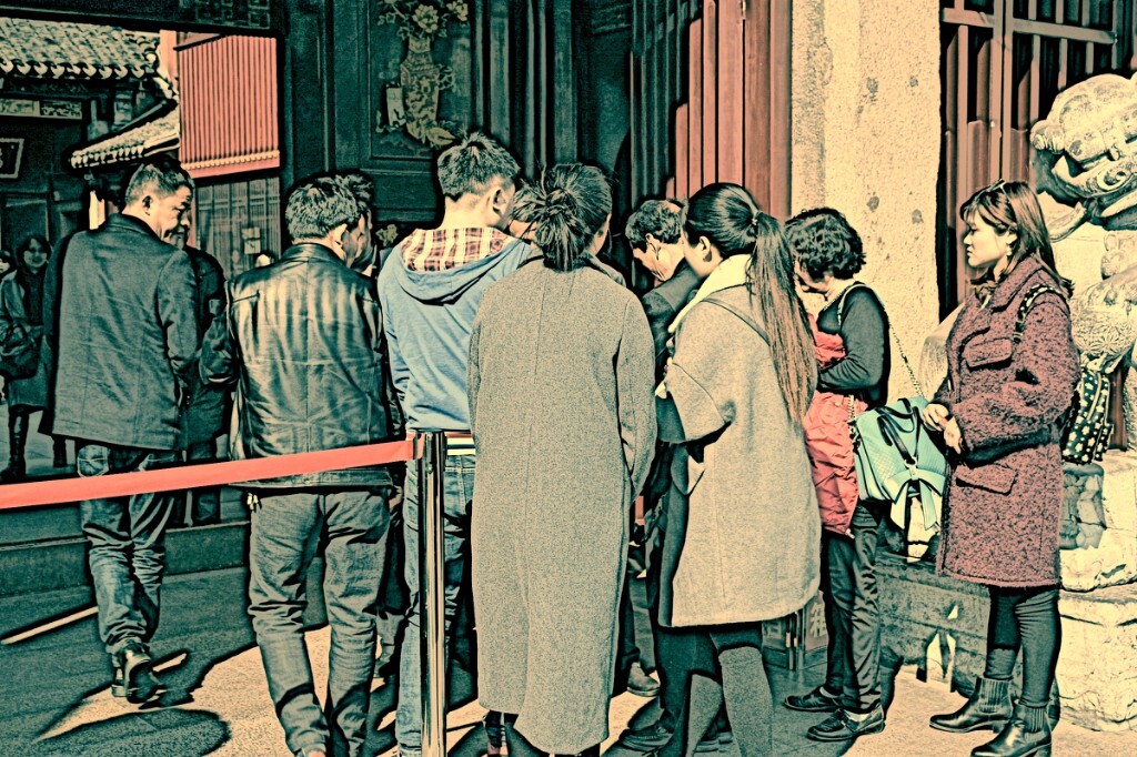 那天是二月初二 龙抬头。都祈盼今年好运