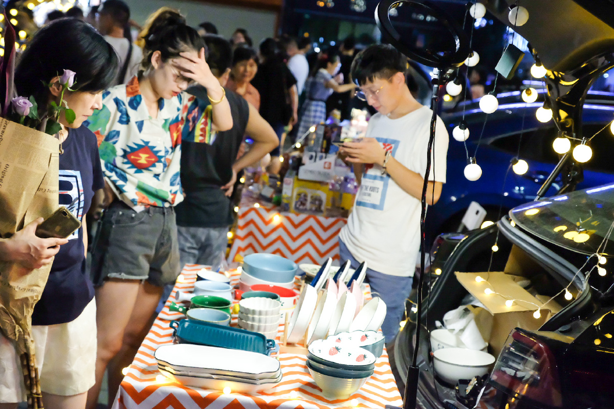 宁波文化广场拍摄地摊照