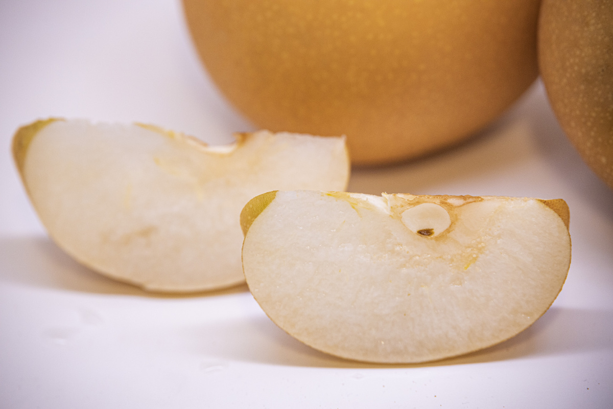 秋月梨金黄个大化渣好口感酥脆可口