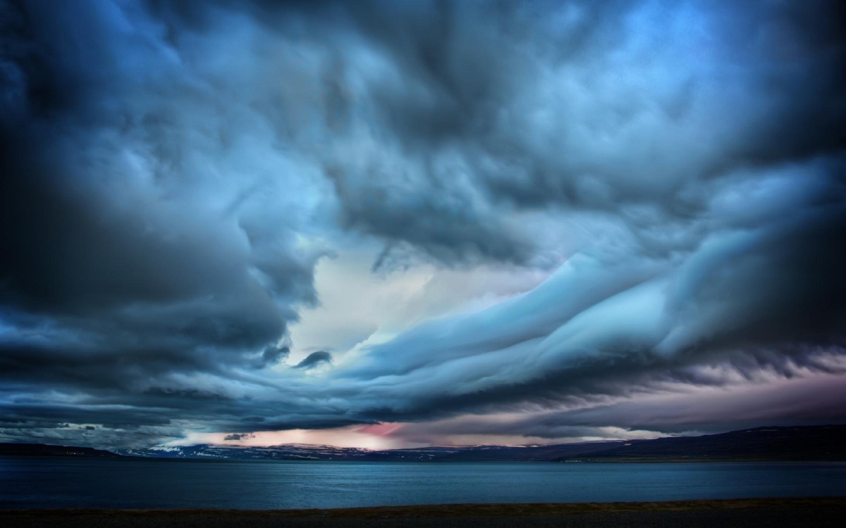 暴风雨来临的前夕