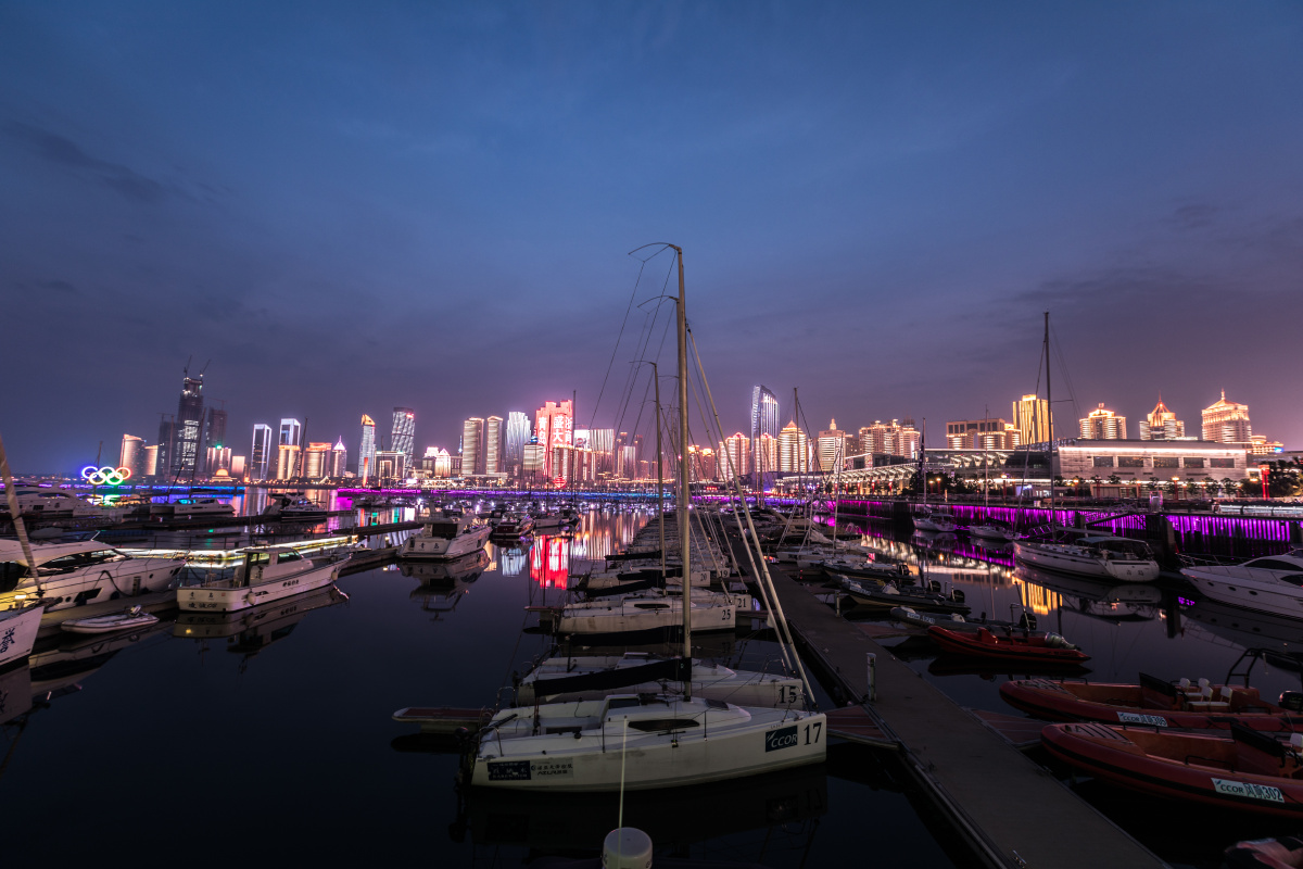 华灯下的奥帆基地