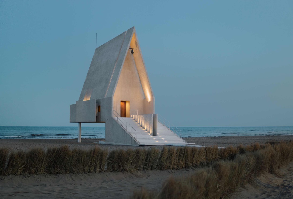 海风中的阿那亚