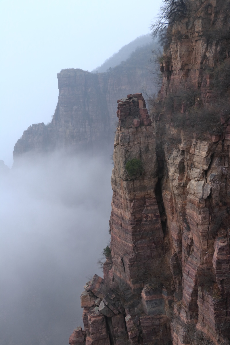 太行山白云寺绝壁大梯徒手攀登
