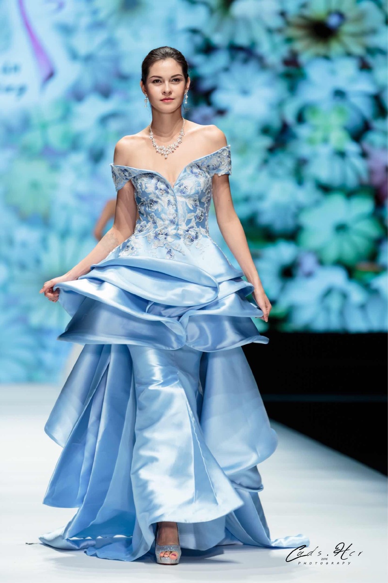 世界潮我看中国潮州国际婚纱礼服t台秀