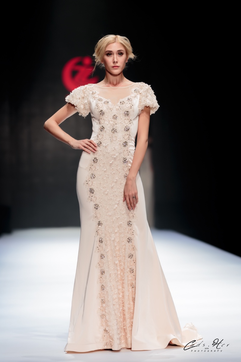 世界潮我看中国潮州国际婚纱礼服t台秀