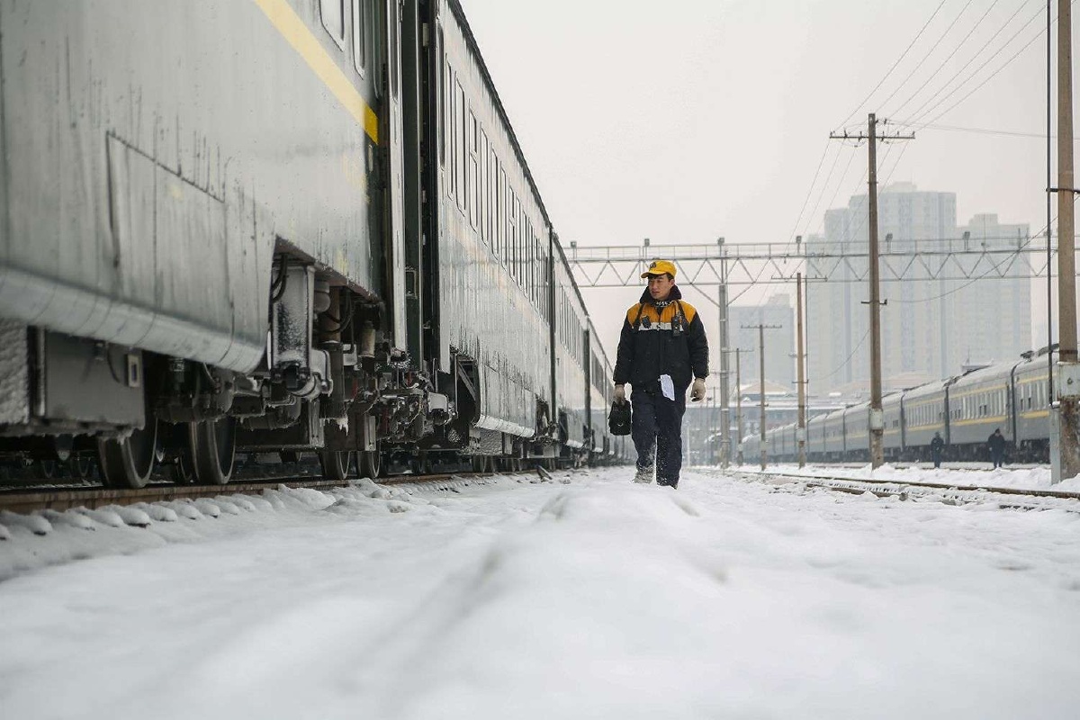 铁路调车员的雪天