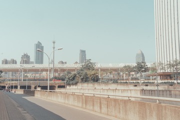 18459