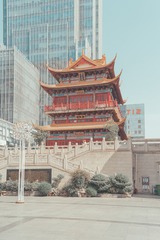 18542