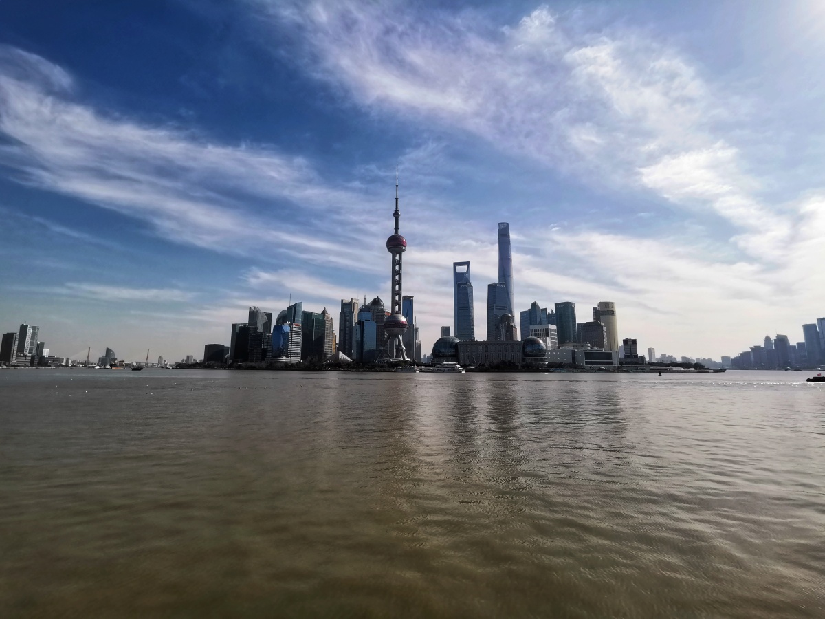 黄浦江边东方明珠