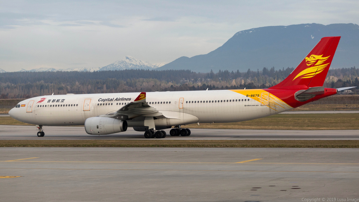 首都航空a330在温哥华