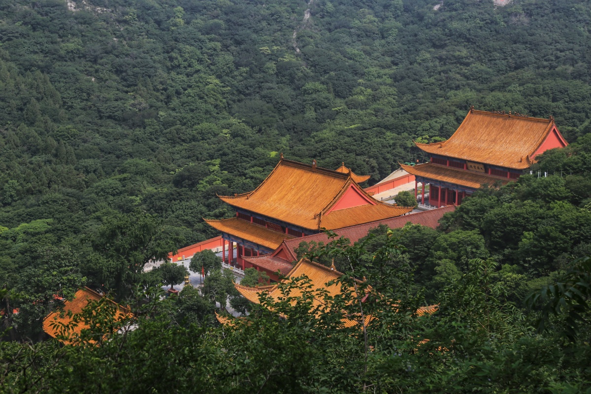 翠绿掩映相山庙