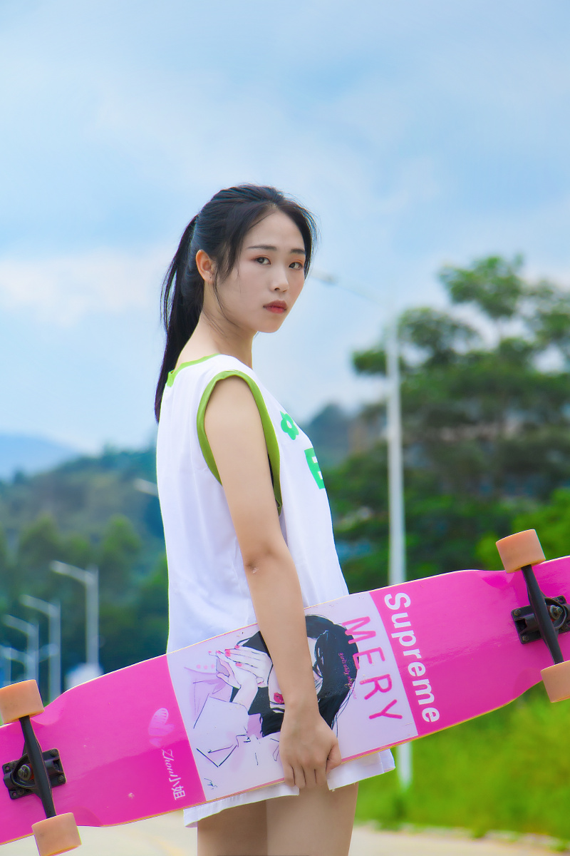 滑板女孩