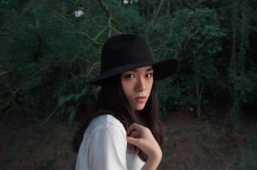 001