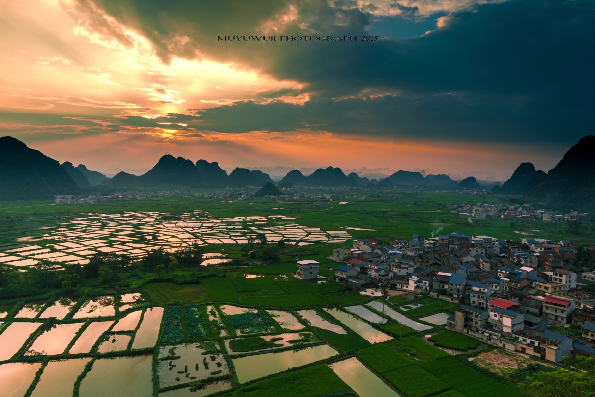 桂林山水中的村落