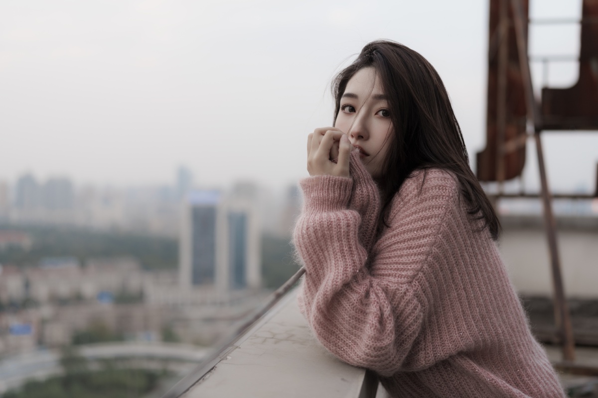 天台情绪人像照 - 心随风飞的摄影生活 - 图虫