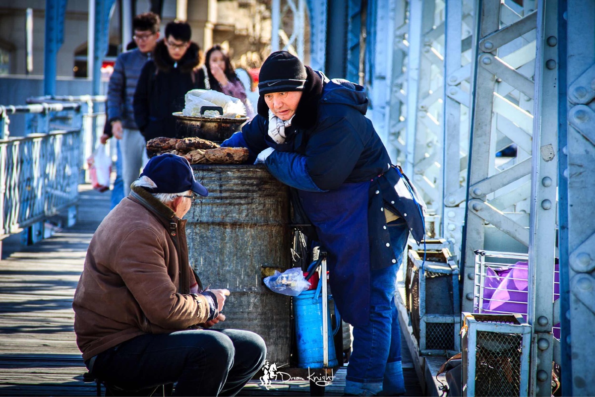 街拍城市边缘人生活实录