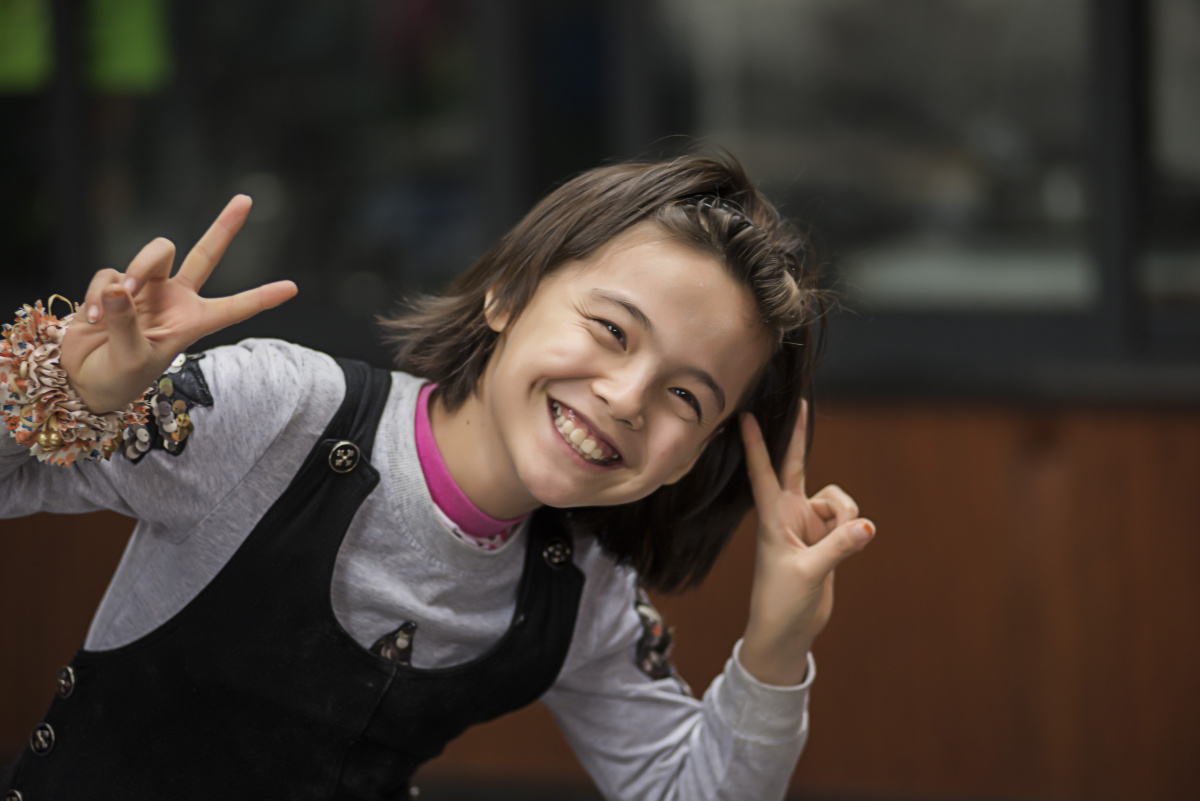 街拍新疆小美女
