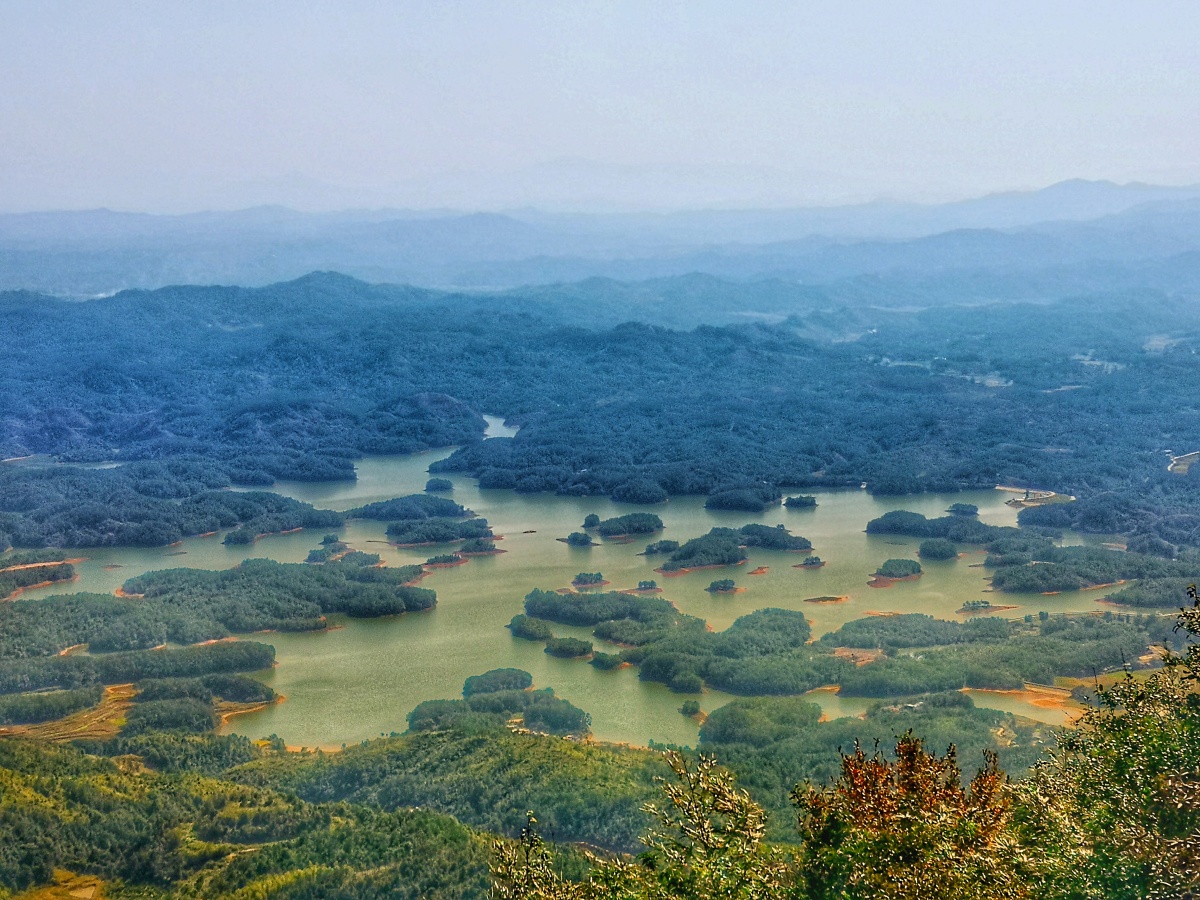 远眺百岛湖(手机摄影)