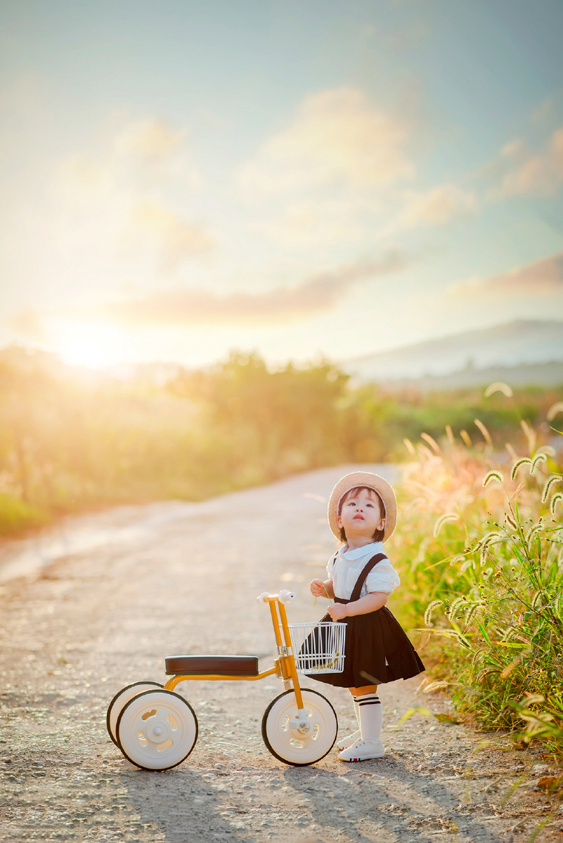孩子喜欢天空彩色的云彩