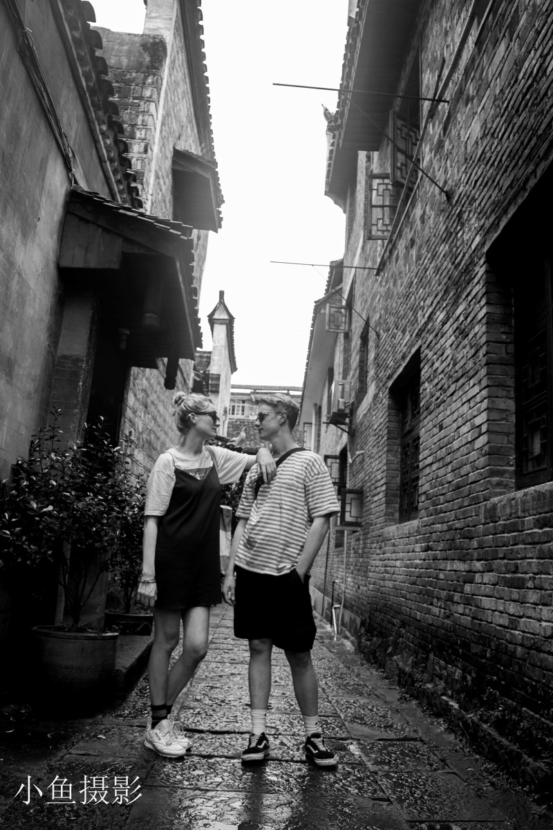 西方恋人 br /> 我们从西方来,相遇在这东方的古城,缘分这东西,就是