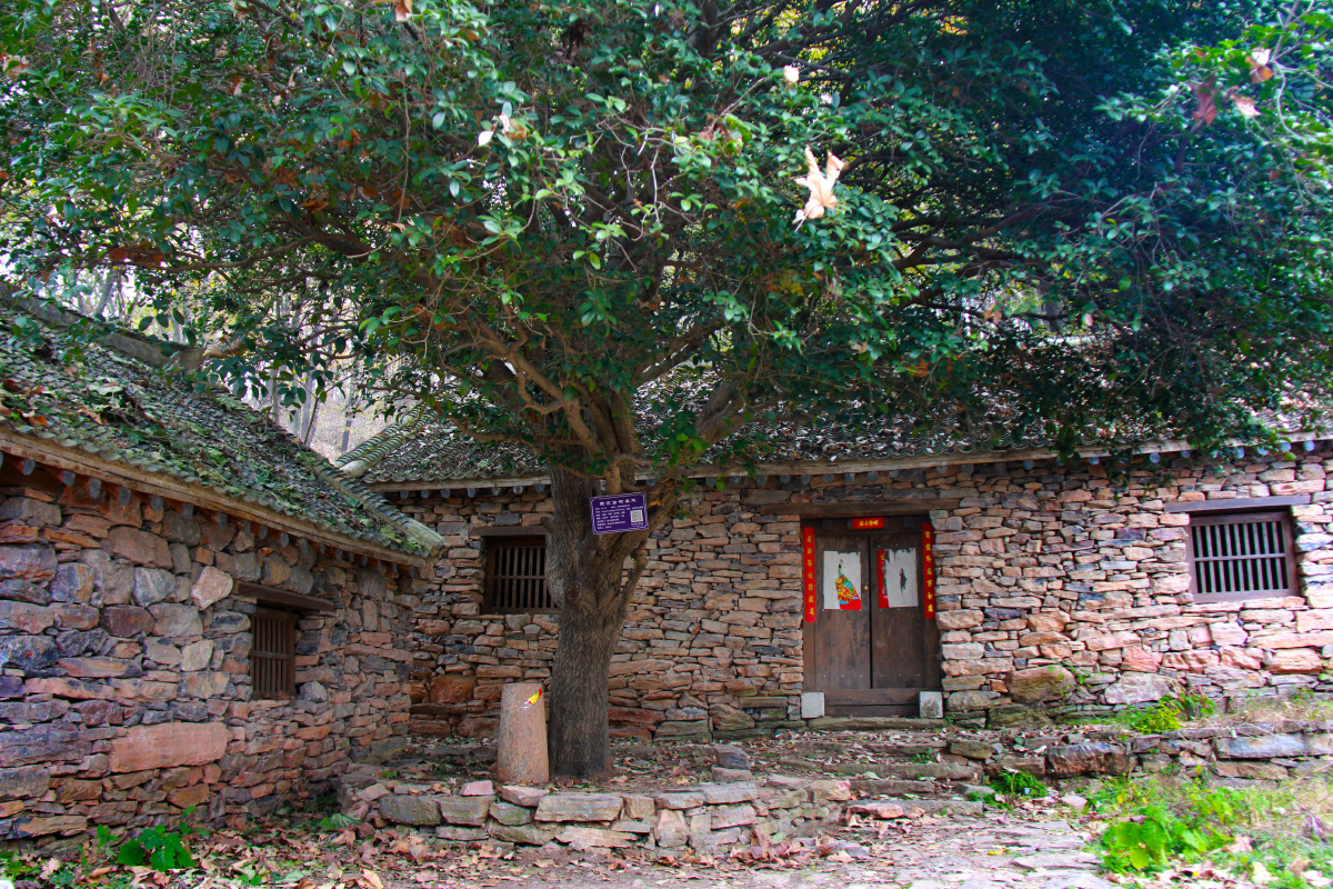 内乡吴垭石头村