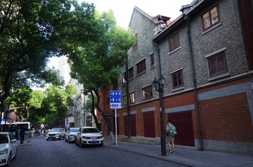 17832