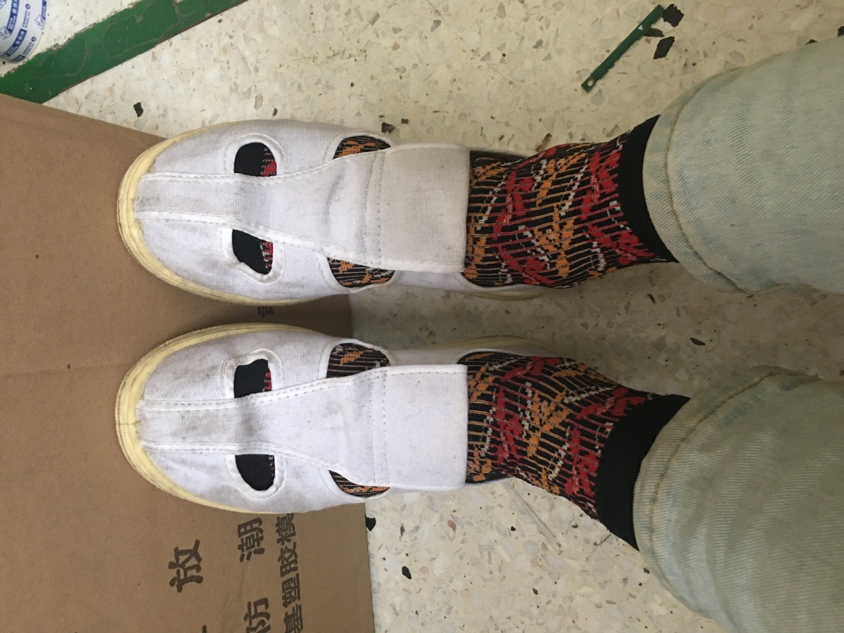 静电鞋配尼龙袜