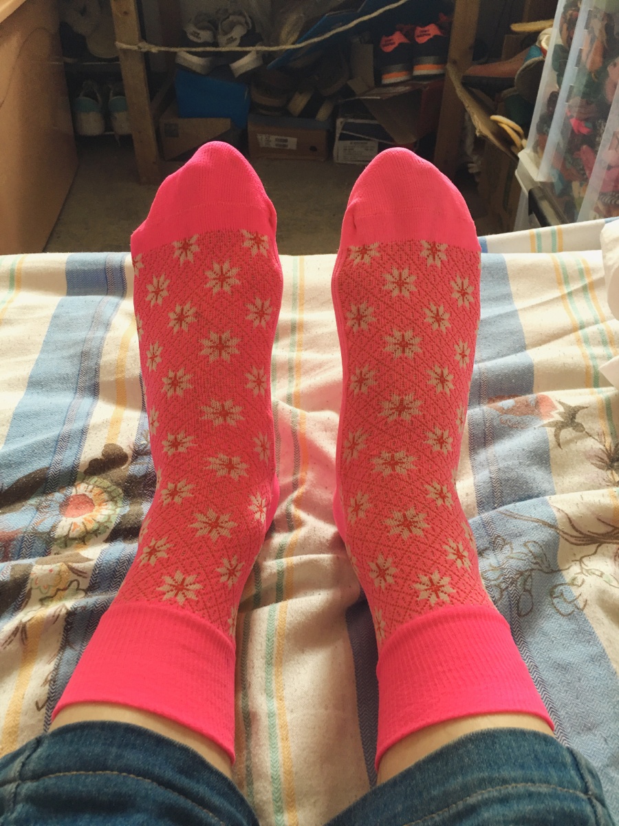 粉红色雪花图案尼龙袜越看越喜欢的袜子