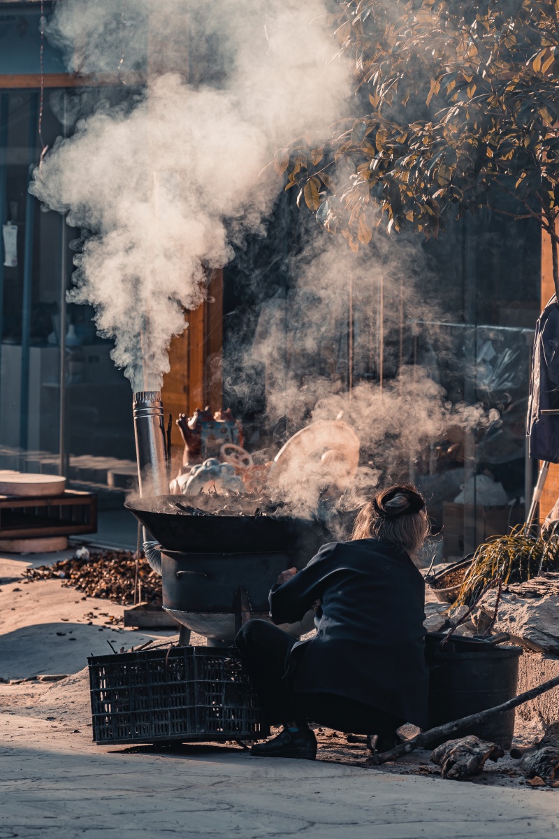 日子是柴米油盐酱醋茶比起浪漫我更喜欢烟火气的平淡与真实