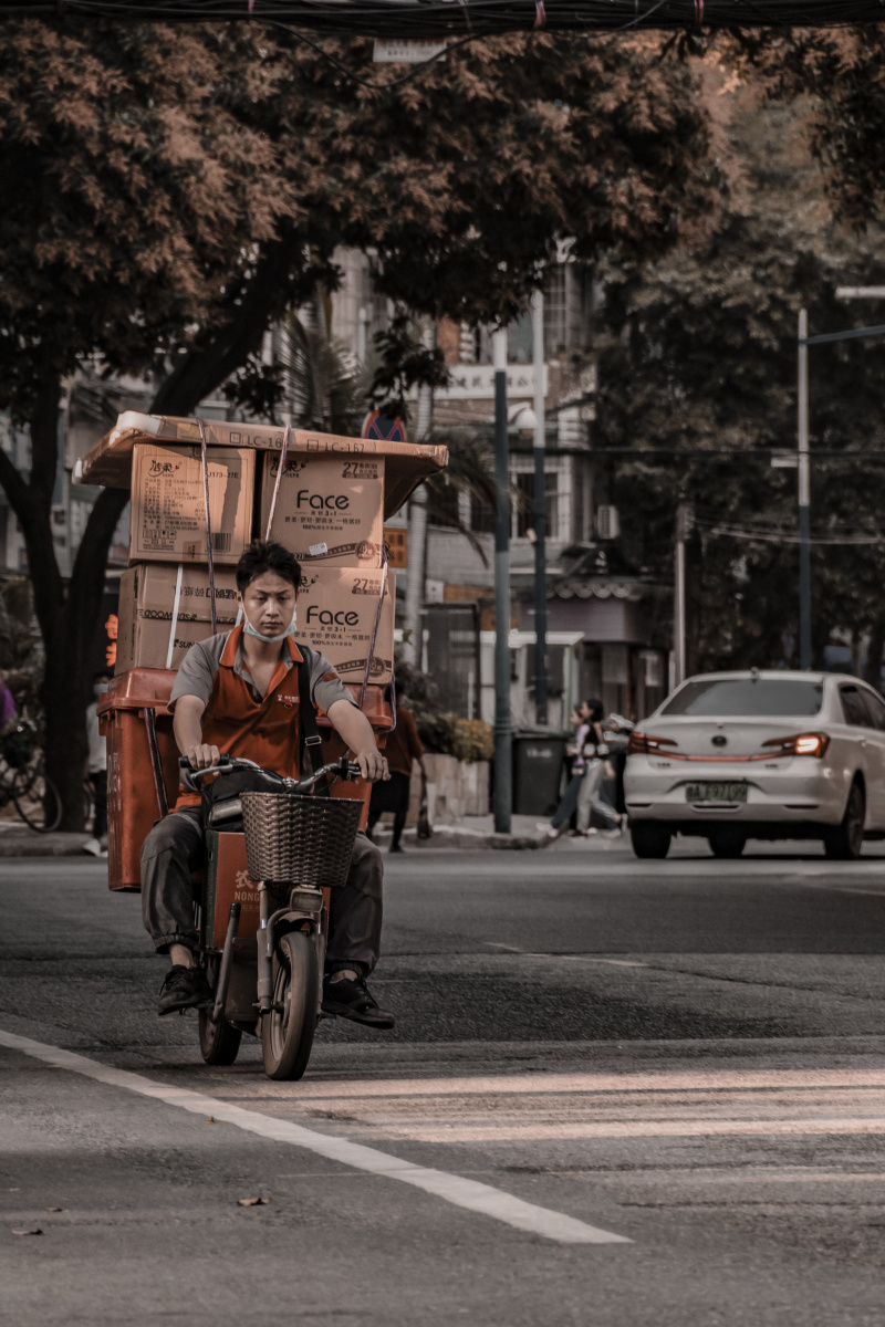 这就是生活阿连空气里都充满了金钱的味道成年人的世界里没有容易二字