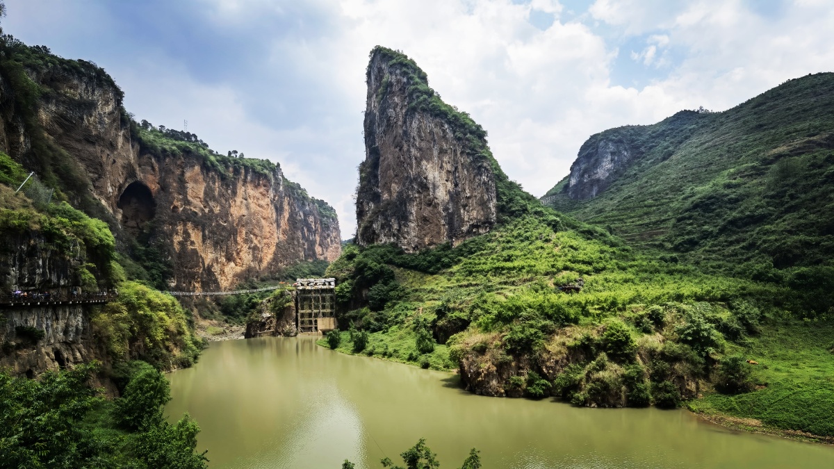 青山绿水的风景区我想是每个人都想去的地方.
