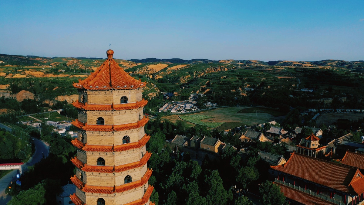 榆林青云寺黄土高原上的一抹禅幽青云寺位于青云山巅距榆林城约6公里