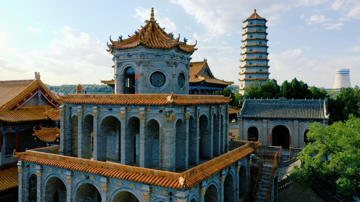 榆林青云寺黄土高原上的一抹禅幽青云寺位于青云山巅距榆林城约6公里