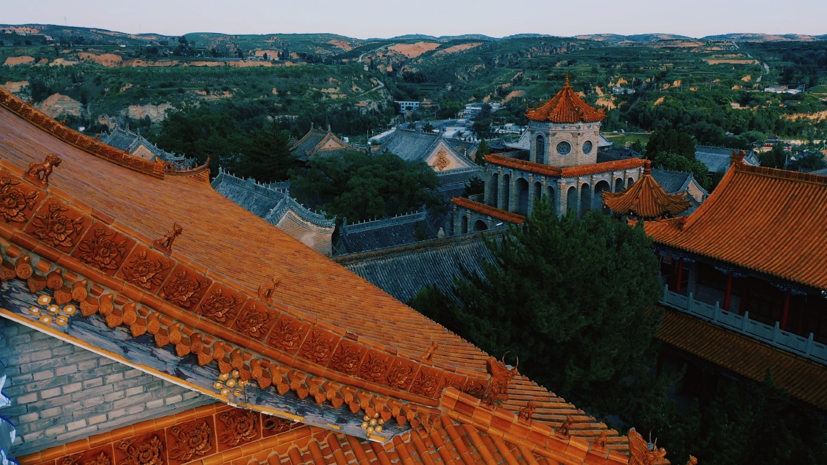 榆林青云寺黄土高原上的一抹禅幽青云寺位于青云山巅距榆林城约6公里