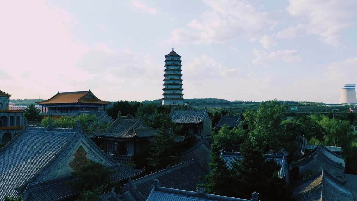 榆林青云寺黄土高原上的一抹禅幽青云寺位于青云山巅距榆林城约6公里