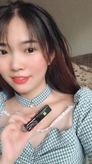 990300