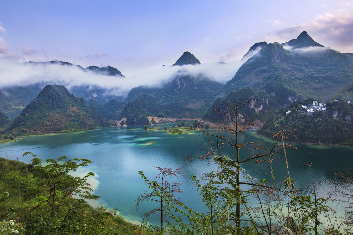 一场暴雨过后凌云浩坤湖的仙境