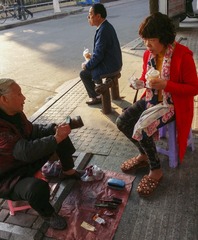 人生舞台：街角，芸芸众生的舞台，有时是主角，有时不错配角。