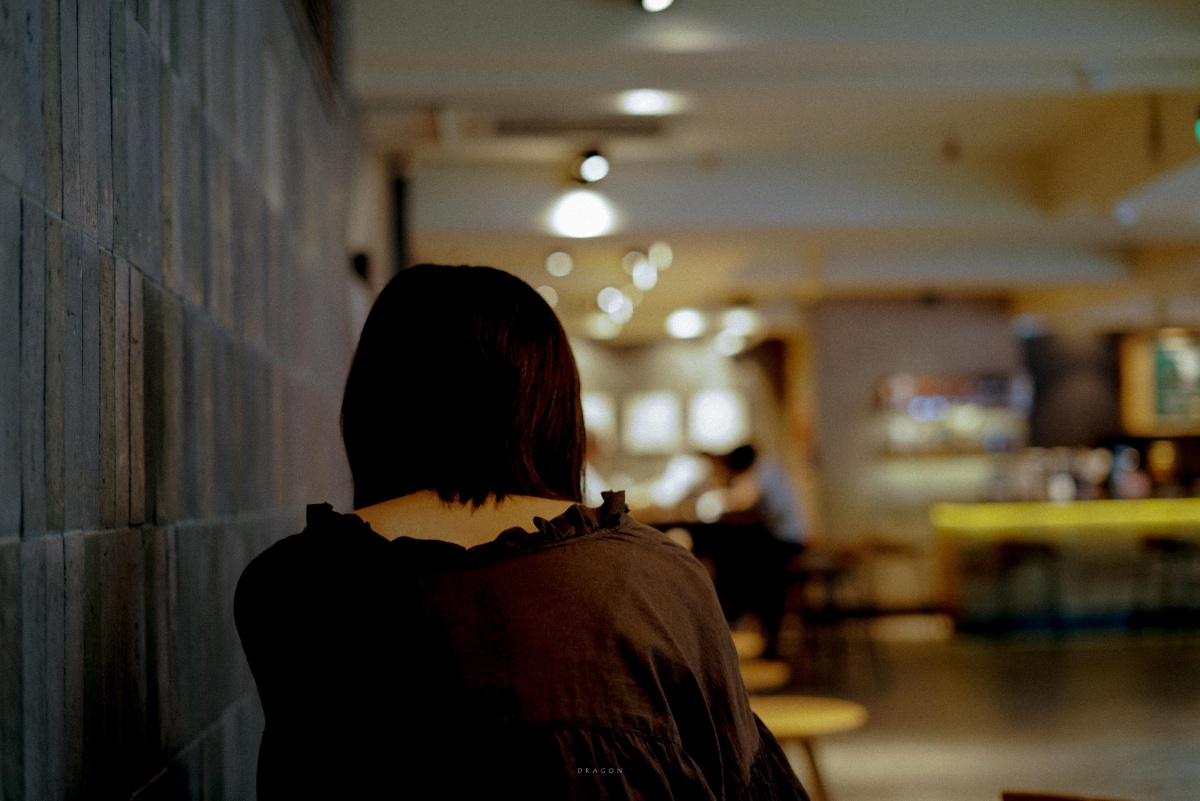 广州,咖啡店独坐