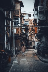 001