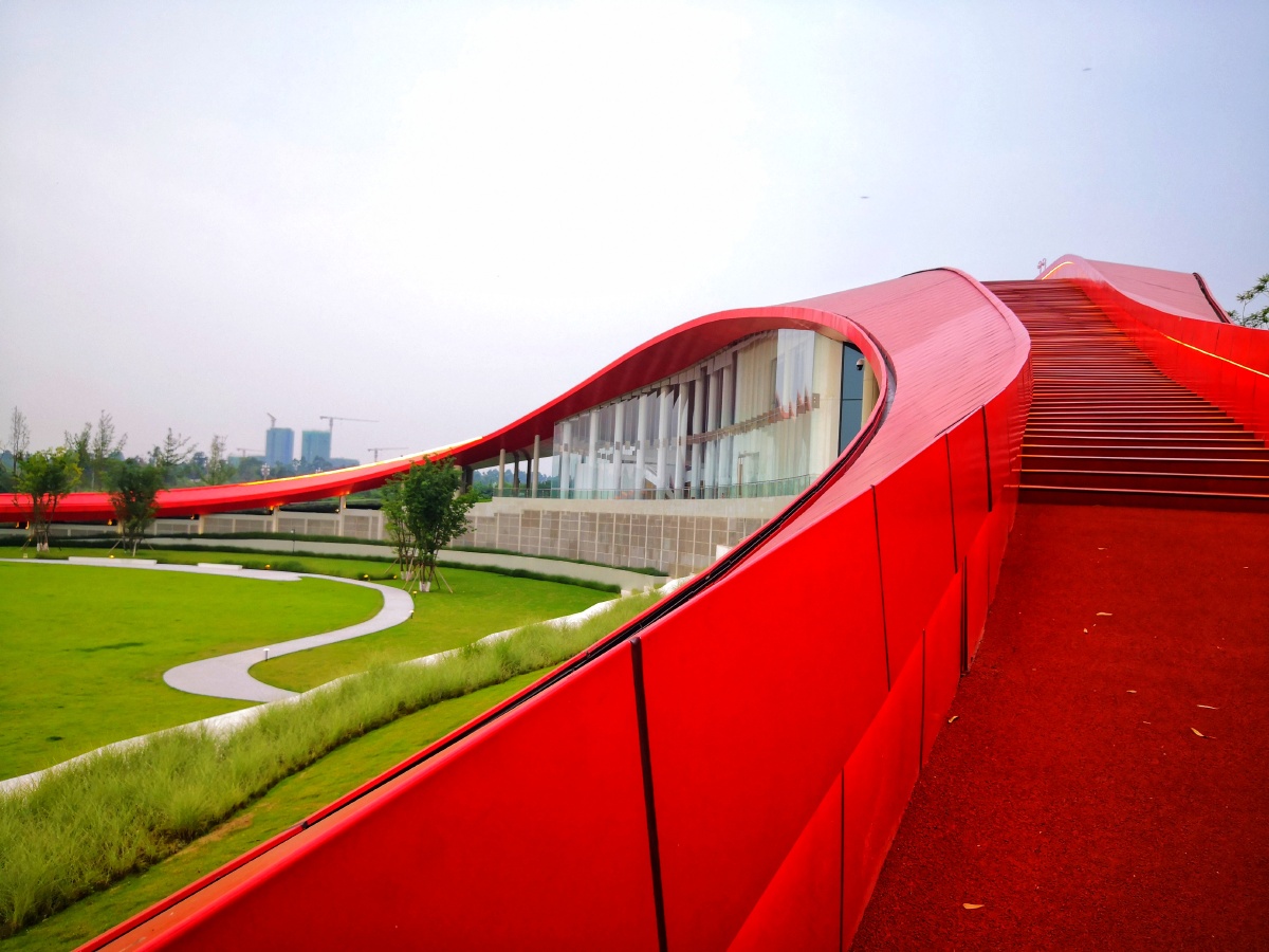 成都"智慧之环"屋顶跑道