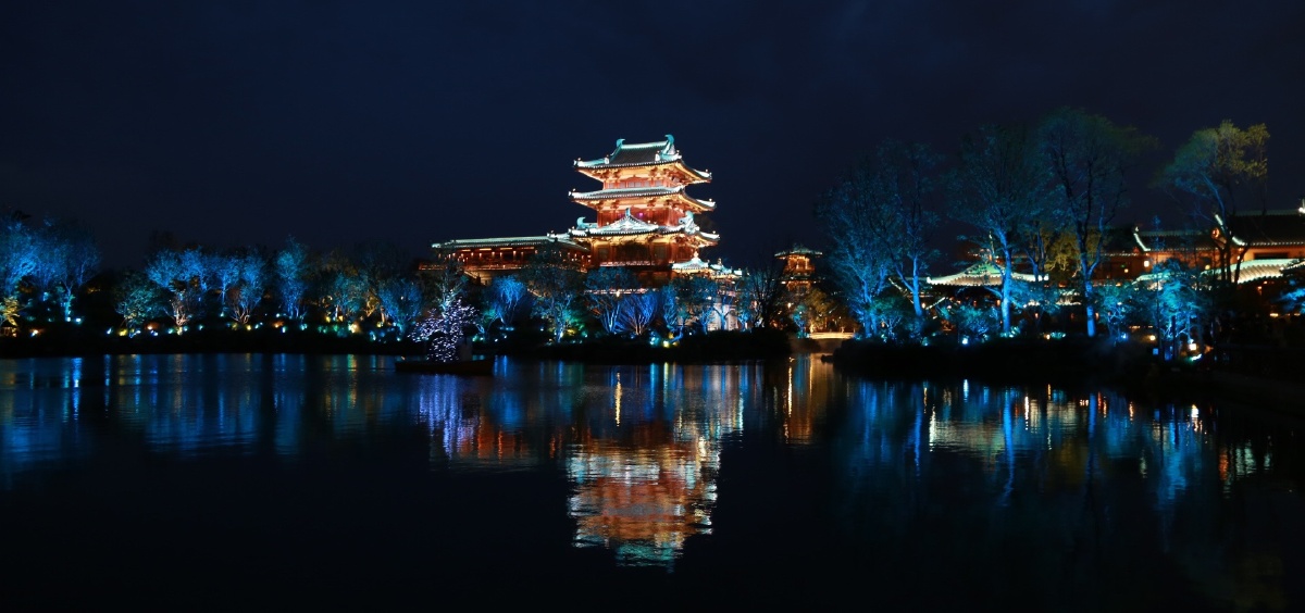 南京市江宁区金陵小镇华灯初上宛若仙境青砖青瓦石基飞檐古色古香金陵