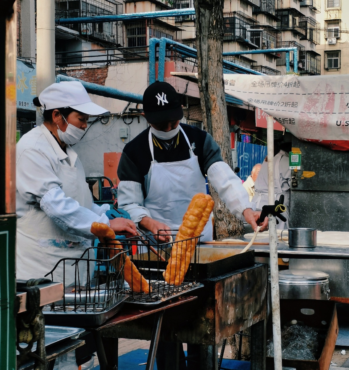 早点摊烟火气和默默记得你口味的人即使八天只来了三次连葱花香菜这种