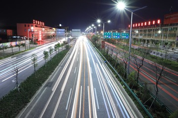 405037
