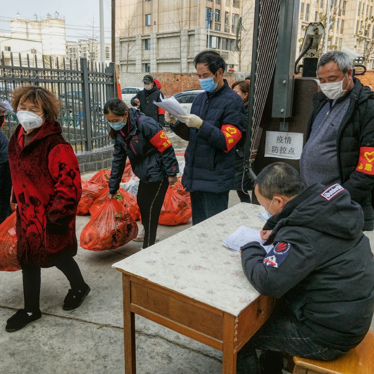 3月5日，小区收到17.5元爱心菜。社区联合小区志愿者共同完成配送。